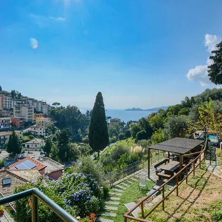 3 Bedroom Stunning In Appartement Zoagli
