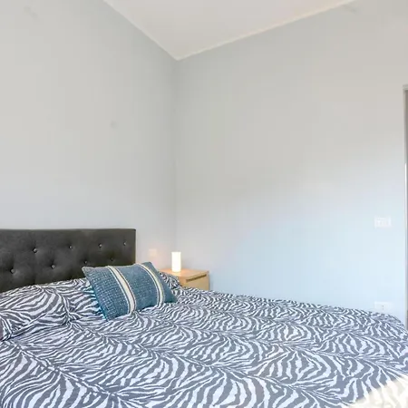 3 Bedroom Stunning In Appartement *